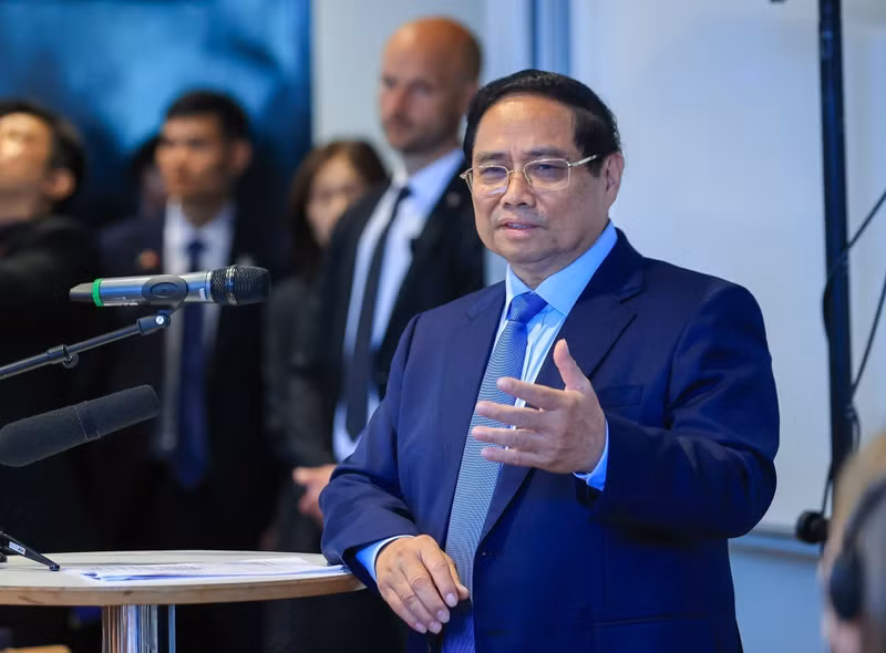 El primer ministro de Vietnam, Pham Minh Chinh, habla en el evento. (Foto: VNA)