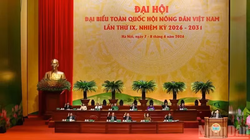 El Presídium del IX Congreso Nacional de la Asociación de Agricultores de Vietnam.