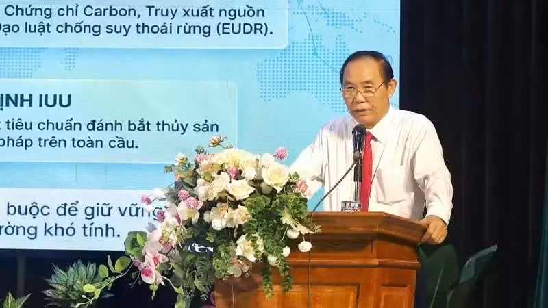 Phung Duc Tien, ex viceministro de Agricultura y Medio Ambiente de Vietnam, habla en la cita. (Foto: Nhan Dan)