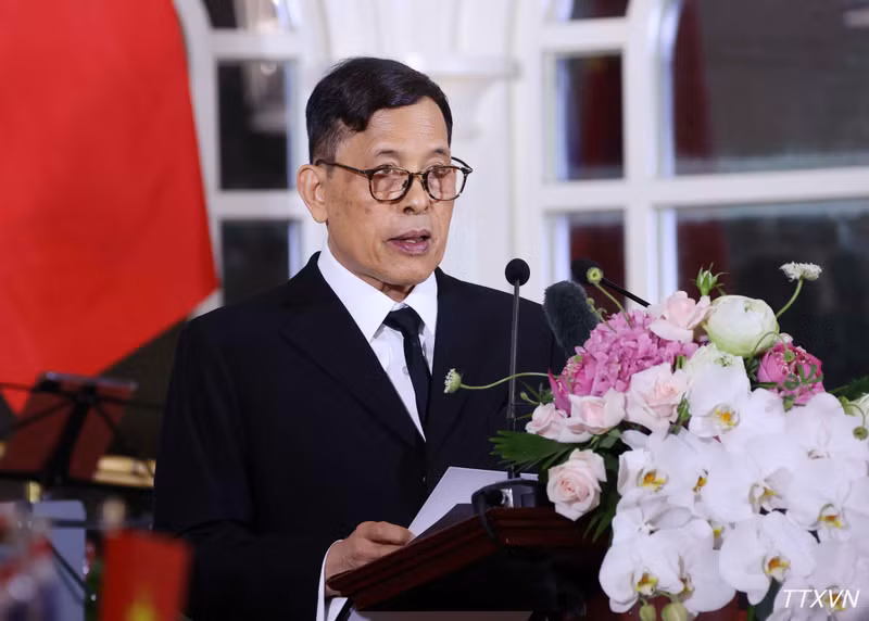 El Rey de Tailandia, Maha Vajiralongkorn Phra Vajiraklaochaoyuhua, habla en la cita.
