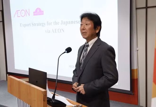 Shiotani Yuichiro, director general de AEON TOPVALU Vietnam, habla en el evento. (Foto: VNA)