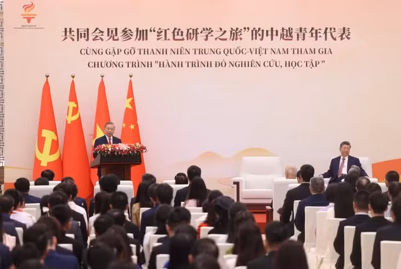 El secretario general del Partido Comunista y presidente de Vietnam, To Lam, habla en el evento.
