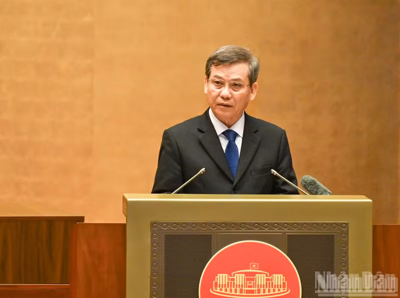 El miembro del Buró Político, secretario del Comité Central del PCV y jefe de su Comisión de Asuntos Internos, Le Minh Tri, habla en la cita. (Foto: Nhan Dan)