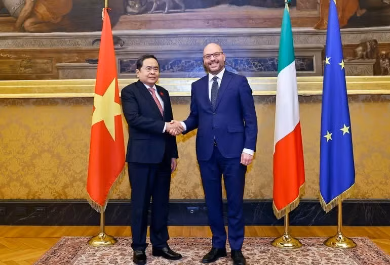 El presidente de la Asamblea Nacional de Vietnam, Tran Thanh Man, y el titular de la Cámara de Diputados de Italia, Lorenzo Fontana. (Foto: VNA)
