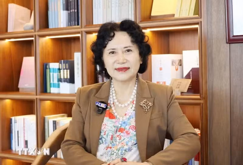 Tao Yitao, profesora sénior, exsubsecretaria del Comité del Partido Comunista de China en la Universidad de Shenzhen y directora del Centro de Investigación de las Zonas Económicas Especiales de China. (Foto: VNA)