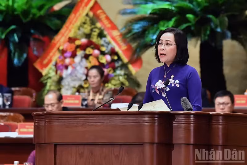 La vicepresidenta de la Asamblea Nacional Nguyen Thi Thanh habla en la cita.