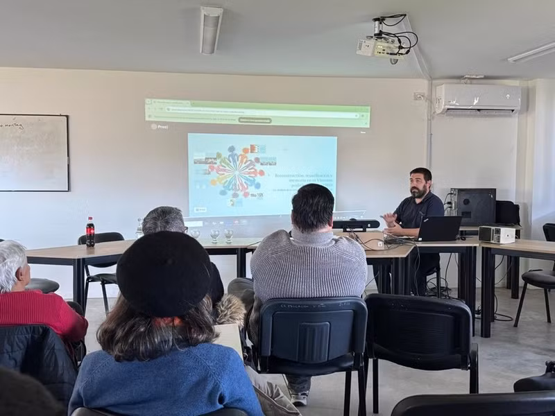 El especialista Gastón Fiorda habla en el evento. (Foto: VNA)