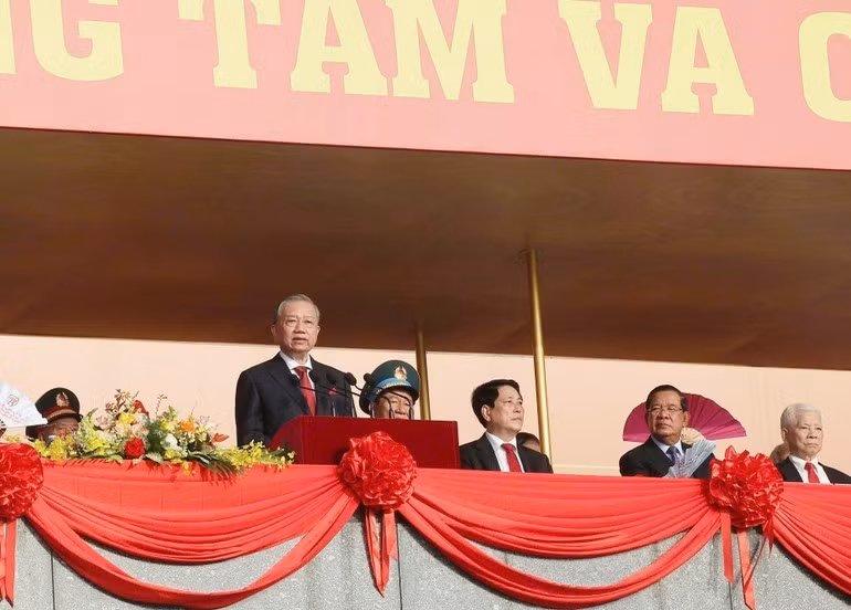 El secretario general del Partido Comunista de Vietnam, To Lam, pronuncia un discurso en la ceremonia.