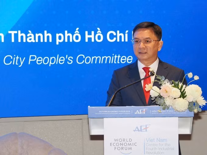 Nguyen Manh Cuong, miembro suplente del Comité Central del Partido Comunista de Vietnam y vicepresidente del Comité Popular de Ciudad Ho Chi Minh, habla en la cita. (Foto: sggp.org.vn)