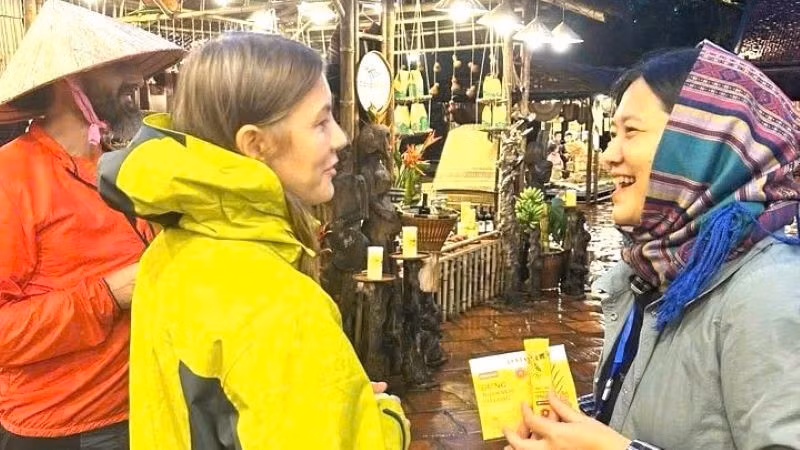 Llegada de turistas internacionales a Vietnam se dispara en octubre.