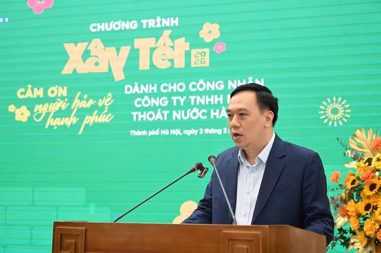 Ngo Viet Anh, director del Centro de Desarrollo de Comunicación del diario Nhan Dan, habla en la cita.