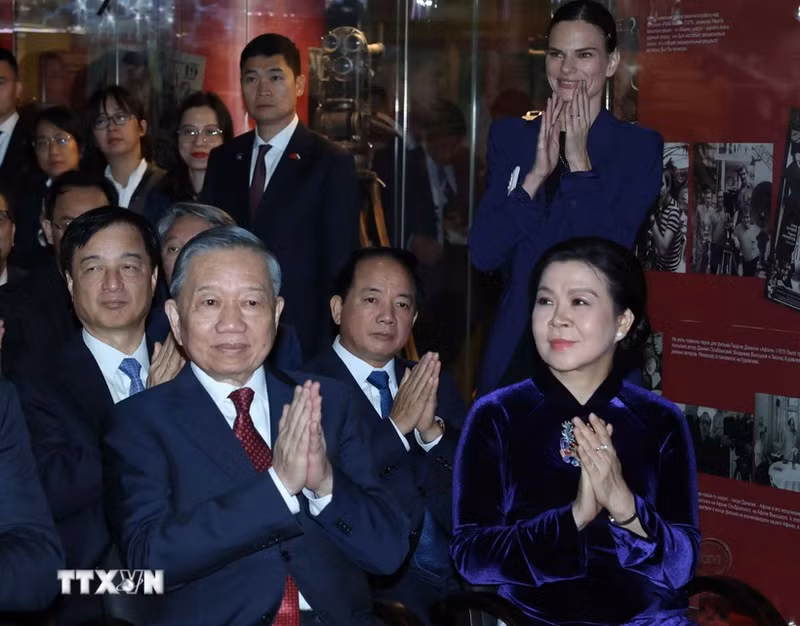 El secretario general del Partido Comunista y presidente de Vietnam, To Lam, y su esposa en la cita.