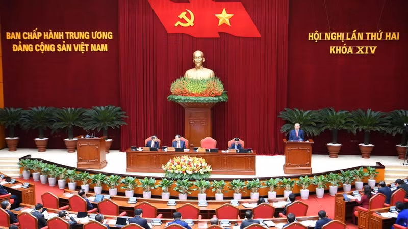 Vista de la sesión inaugural del segundo pleno del Comité Central del Partido Comunista de Vietnam del XIV mandato (Foto: Nhan Dan)