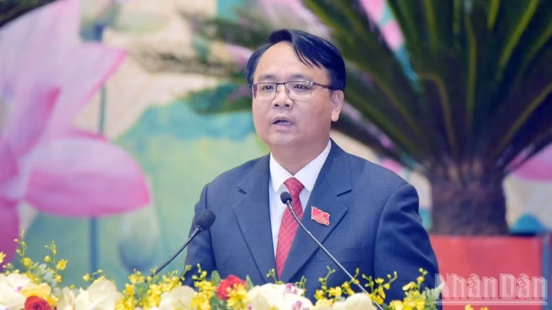 Dang Hong Sy, nuevo vicesecretario permanente del Comité del Partido Comunista de Vietnam en la provincia de Lam Dong para el mandato 2025-2030 (Foto: Nhan Dan)