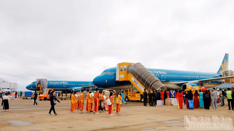 Reabre aeropuerto de Lien Khuong tras más de cinco meses de suspensión (Foto: Nhan Dan)