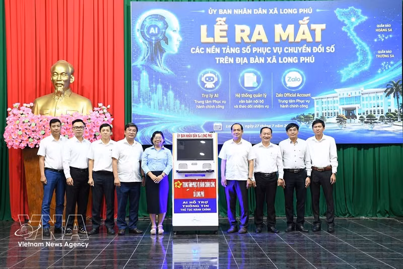 La comuna de Long Phu lanza un ecosistema de plataformas digitales y asistentes de IA para apoyar los procedimientos administrativos y la información.
