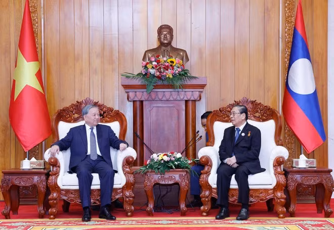 El secretario general del Partido Comunista de Vietnam, To Lam, y el exsecretario general del Partido Popular Revolucionario de Laos y expresidente del país, Choummaly Sayasone. (Foto: VNA)