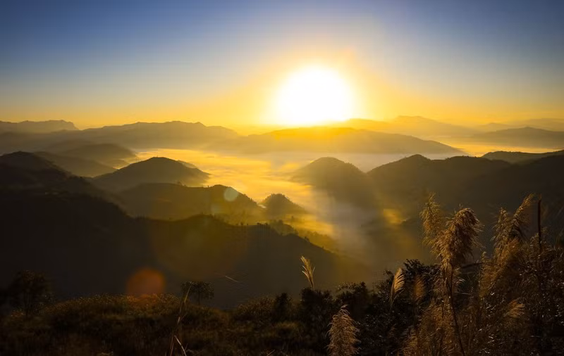 Luz del sol en el paso de Keo Lom.
