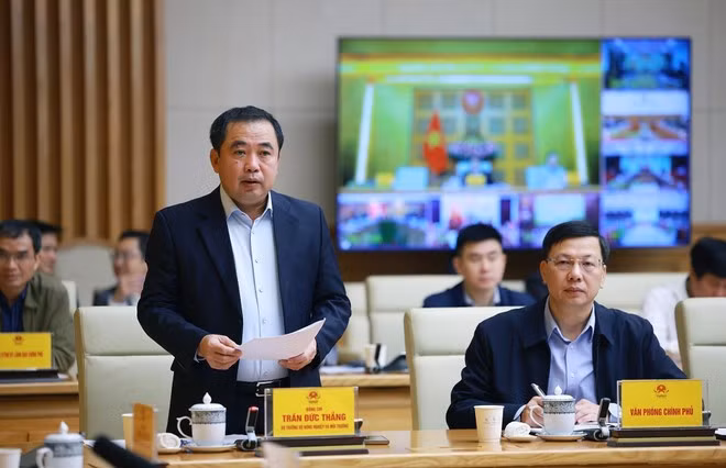El ministro de Agricultura y Medio Ambiente, Tran Duc Thang, informa sobre los resultados de la implementación de la "Campaña Quang Trung". Foto: VNA