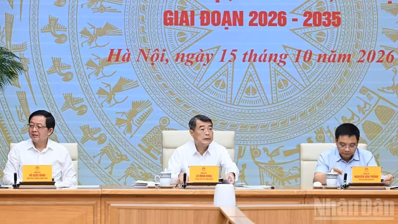El primer ministro de Vietnam, Le Minh Hung, preside la conferencia. (Foto: Nhan Dan)