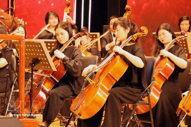 Concierto celebra grandes efemérides en Vietnam (Foto: VNA)