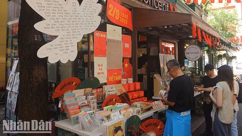 En la Calle del Libro de la Ciudad (Foto: Nhan Dan)