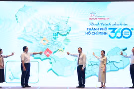 Los delegados llevan a cabo la ceremonia de lanzamiento de la campaña de comunicación y promoción turística "Ciudad Ho Chi Minh: experiencias vibrantes". (Foto: Servicio de Turismo de Ciudad Ho Chi Minh)