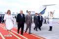 El presidente de Panamá, José Raúl Mulino, y su esposa, Maricel Cohen De Mulino, llegan al Aeropuerto Internacional de Noi Bai. (Foto: VNA)